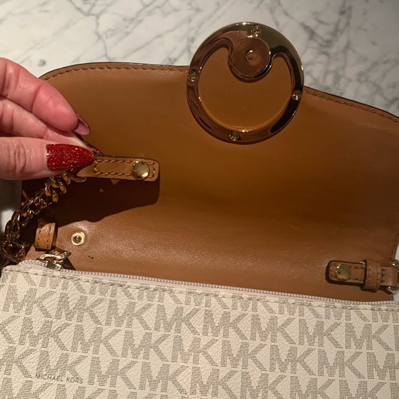 πMICHAEL KORS CROSSBODY HANDBAGπNWOT EXCELLENT CONDITION! NEVER USED! - Picture 11 of 13